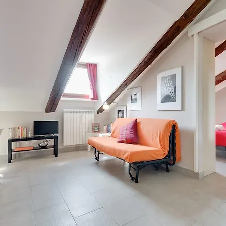 Accogliente Mansarda A Porta Nuova Appartement