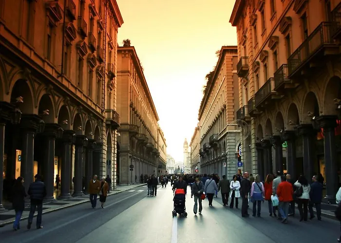 Accogliente Mansarda Vicino Stazione Porta Nuova Con Ascensore تورينو