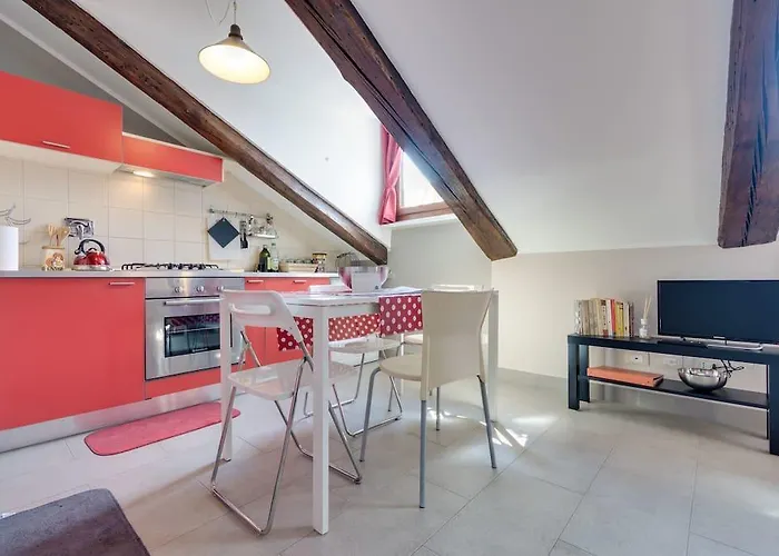 Accogliente Mansarda A Porta Nuova *