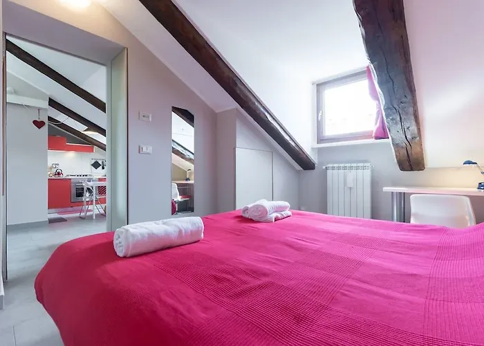 Apartament Accogliente Mansarda Vicino Stazione Porta Nuova Con Ascensore