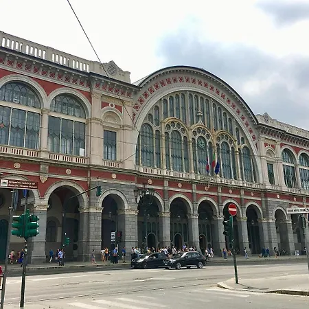 Accogliente Mansarda Vicino Stazione Porta Nuova Con Ascensore * Turin