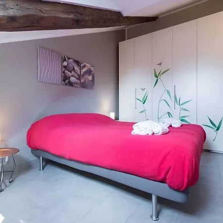 Accogliente Mansarda Vicino Stazione Porta Nuova Con Ascensore Turin